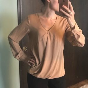 Ro&De XS taupe blouse beautiful!! Orig $40